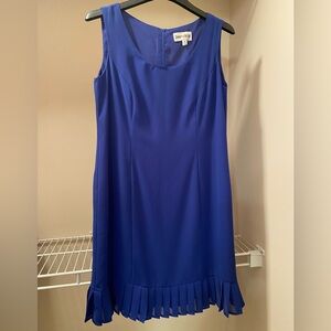 Blue sleeveless Danny & Nicole fully lined dress with pleated hemline size 16P